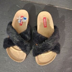 Unionbay Marlee Faux Fur Upper Sandals Size 6M